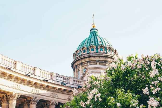 Май в Петербурге: празднуем Победу и День города, идём на «Ночь музеев», смотрим картины Шишкина и театральные премьеры