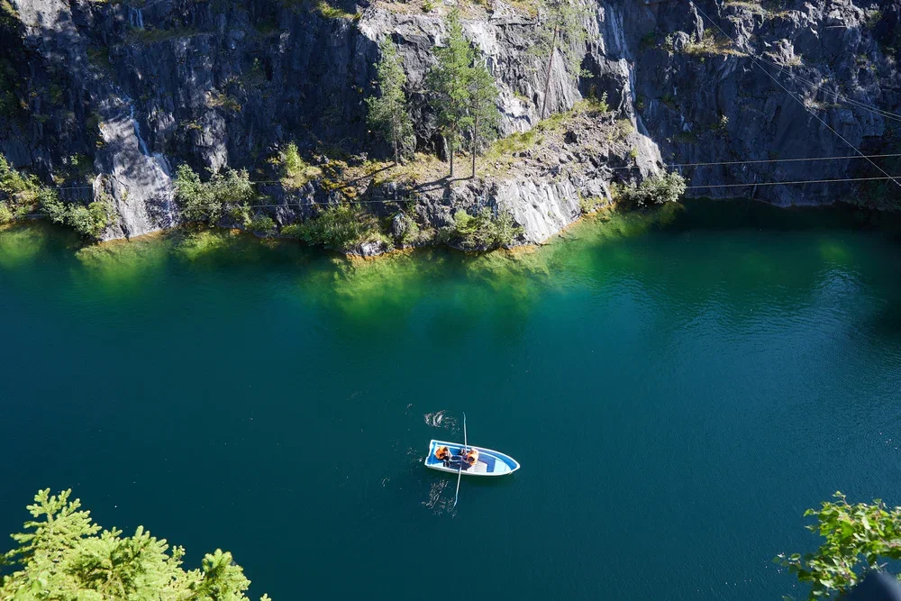 Двухдневный тур «Рускеала, водопады, берег Ладоги» со скидкой до 40%