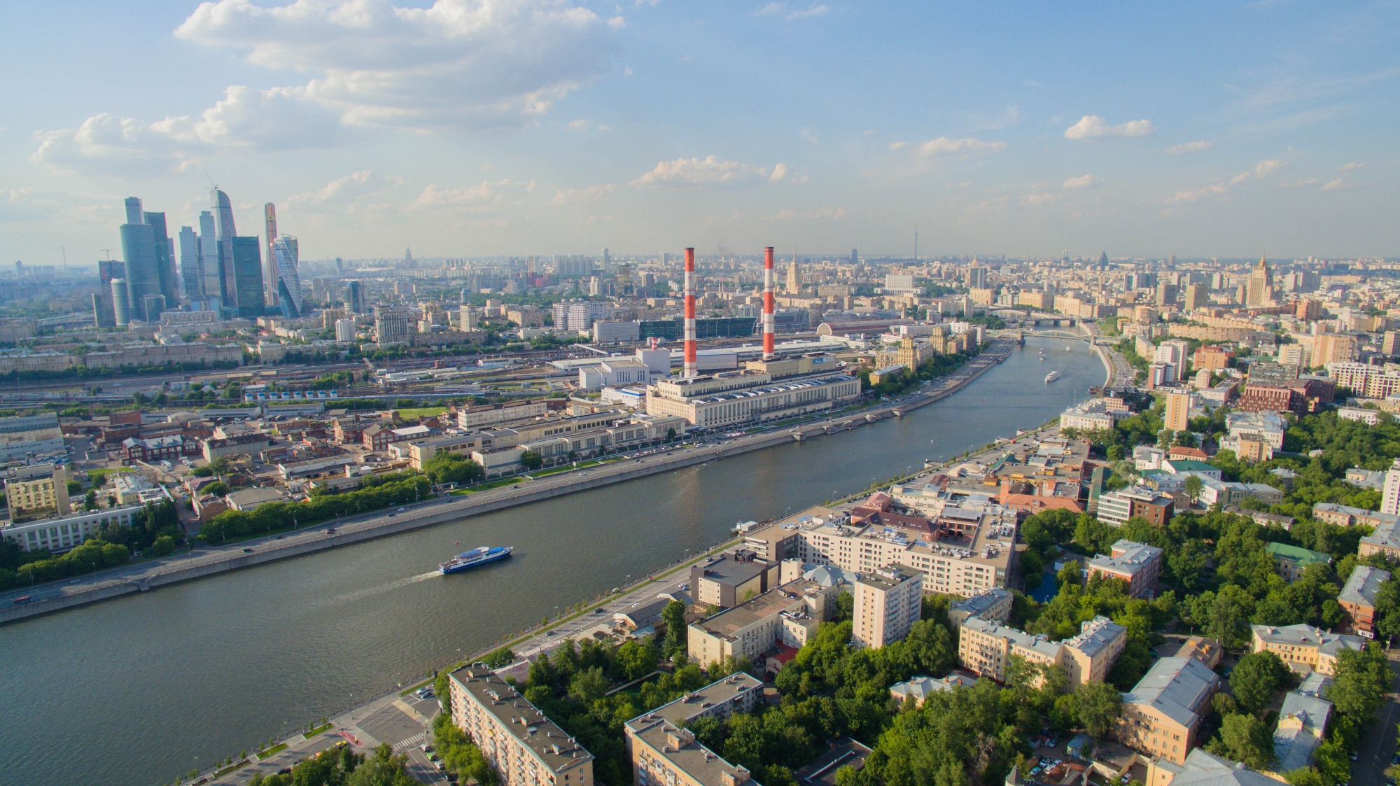 «Центральный маршрут» (Круг: Крымский мост — Москва-сити) прогулка по Москве-реке на люкс-теплоходе «Соболь» и «Августина»