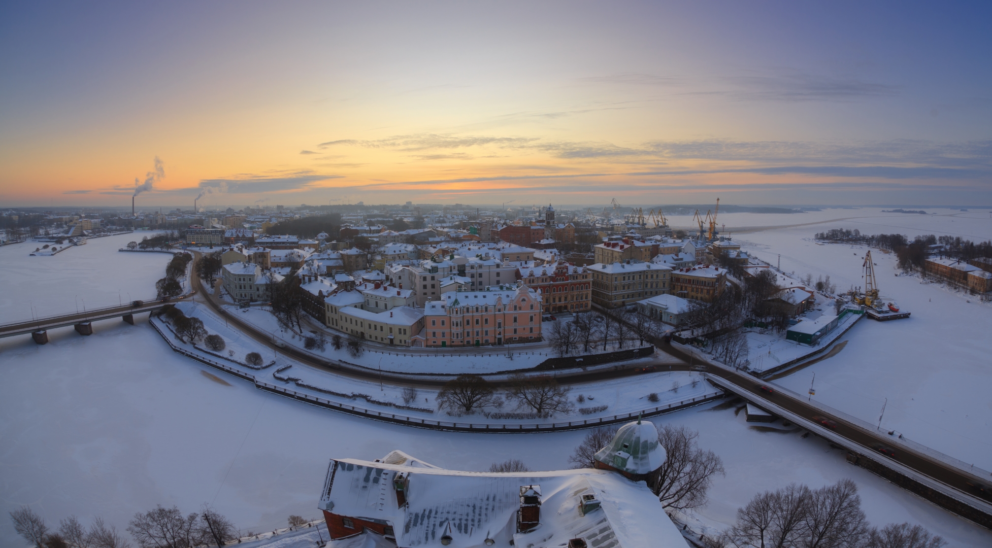 Автобусная экскурсия «Выборг: новогодний и рождественский» со скидкой 48%