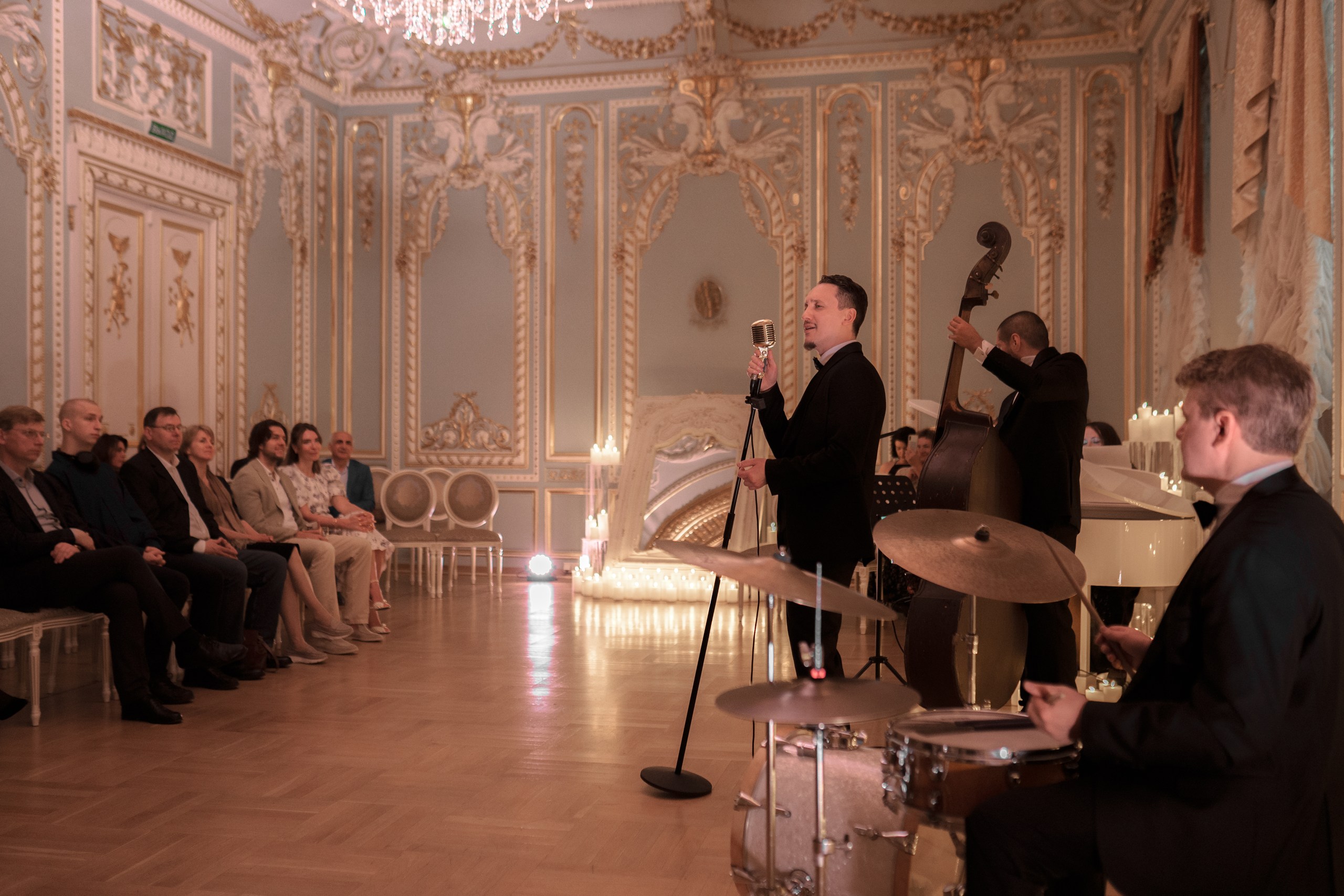 Концерт «Frank Sinatra. Романтический джаз» при свечах в особняке Серебрякова