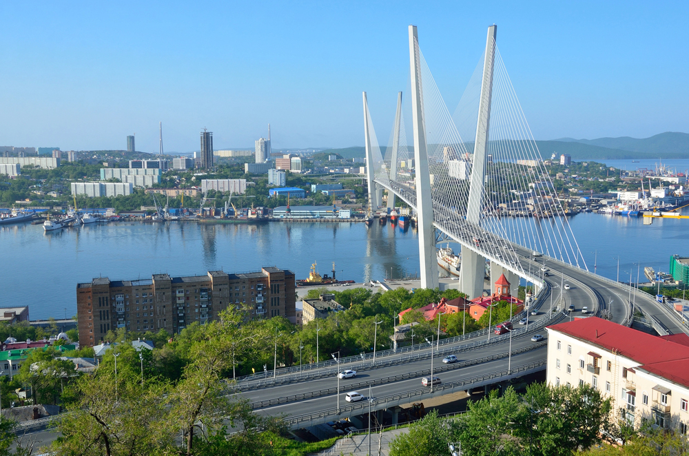 День города во Владивостоке 2025: концерт Олега Газманова, гастрофестиваль и традиционный салют