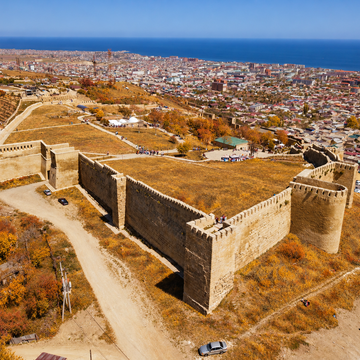 Экскурсия «Дербент, крепость Нарын-Кала и экраноплан «Лунь»
