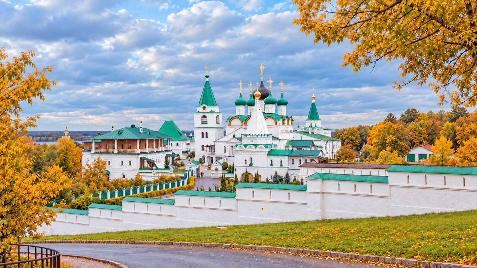 Экскурсия по Нижнему Новгороду с посещением Печёрского монастыря Экскурсия по Нижнему Новгороду с посещением Печёрского монастыря