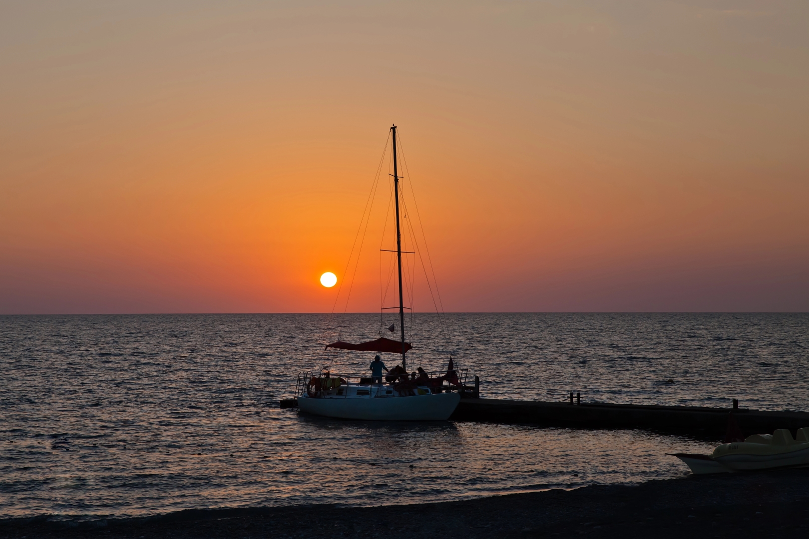 Морская прогулка на парусной яхте из Адлера и Сочи