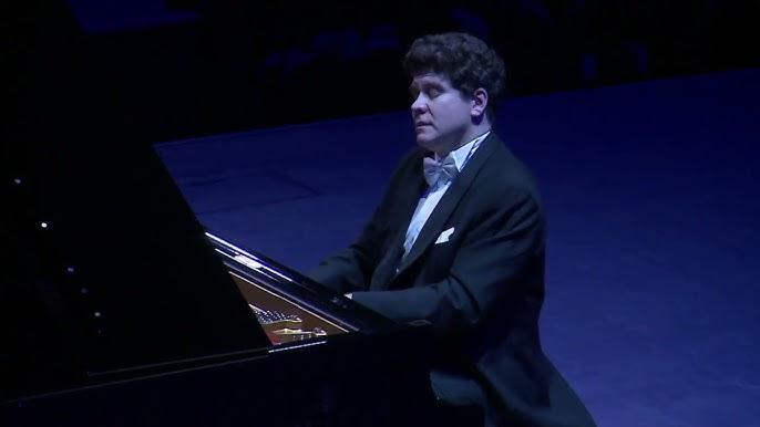 Пенсии Юрия Антонова и Дениса Мацуева вырастут на 300-400%