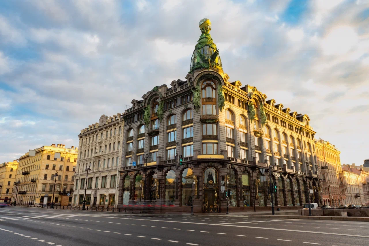 Пешеходная экскурсия по центру Санкт-Петербурга с посещением Русского музея со скидкой 35%