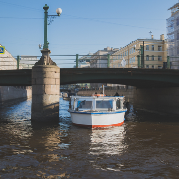 Дневные прогулки на теплоходе со скидкой 50%