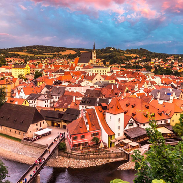 Автомобильно-пешеходная экскурсия в Чешский Крумлов и замок Глубока со скидкой 22%