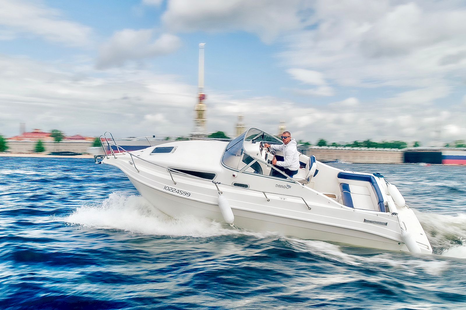 Аренда катера «Фиеста» с капитаном