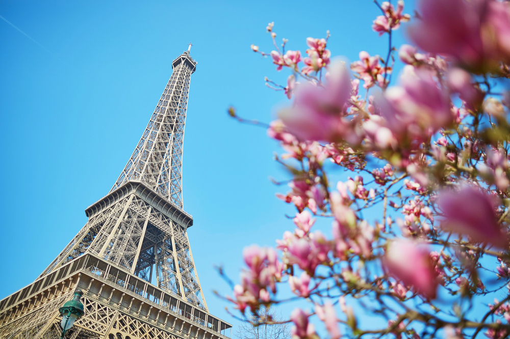 Концерт «Магия свечей. Paris, Paris... Французский шансон в особняке» со скидкой 30%