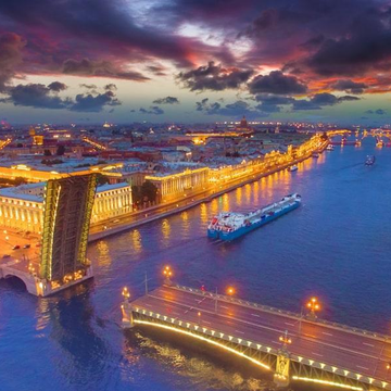 Автобусная экскурсия «Ночной Петербург» с прогулкой на теплоходе со скидкой до 28%