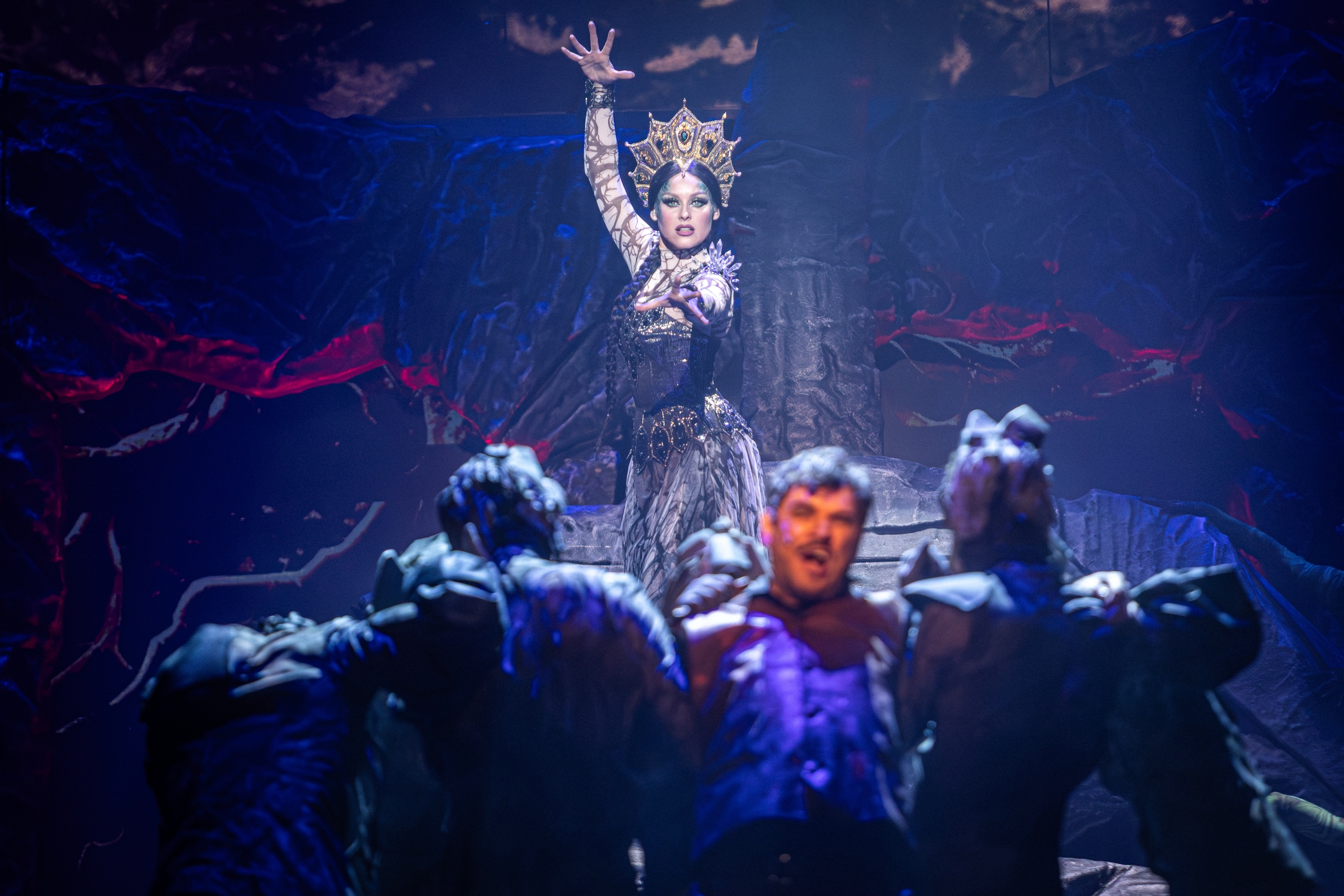 Мюзикл «Хозяйка Медной горы» на сцене Театра музыкальной комедии