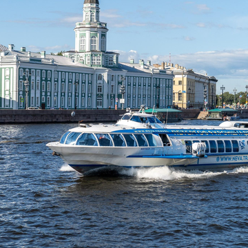 Поездка на скоростном судне из Санкт-Петербурга в Петергоф
