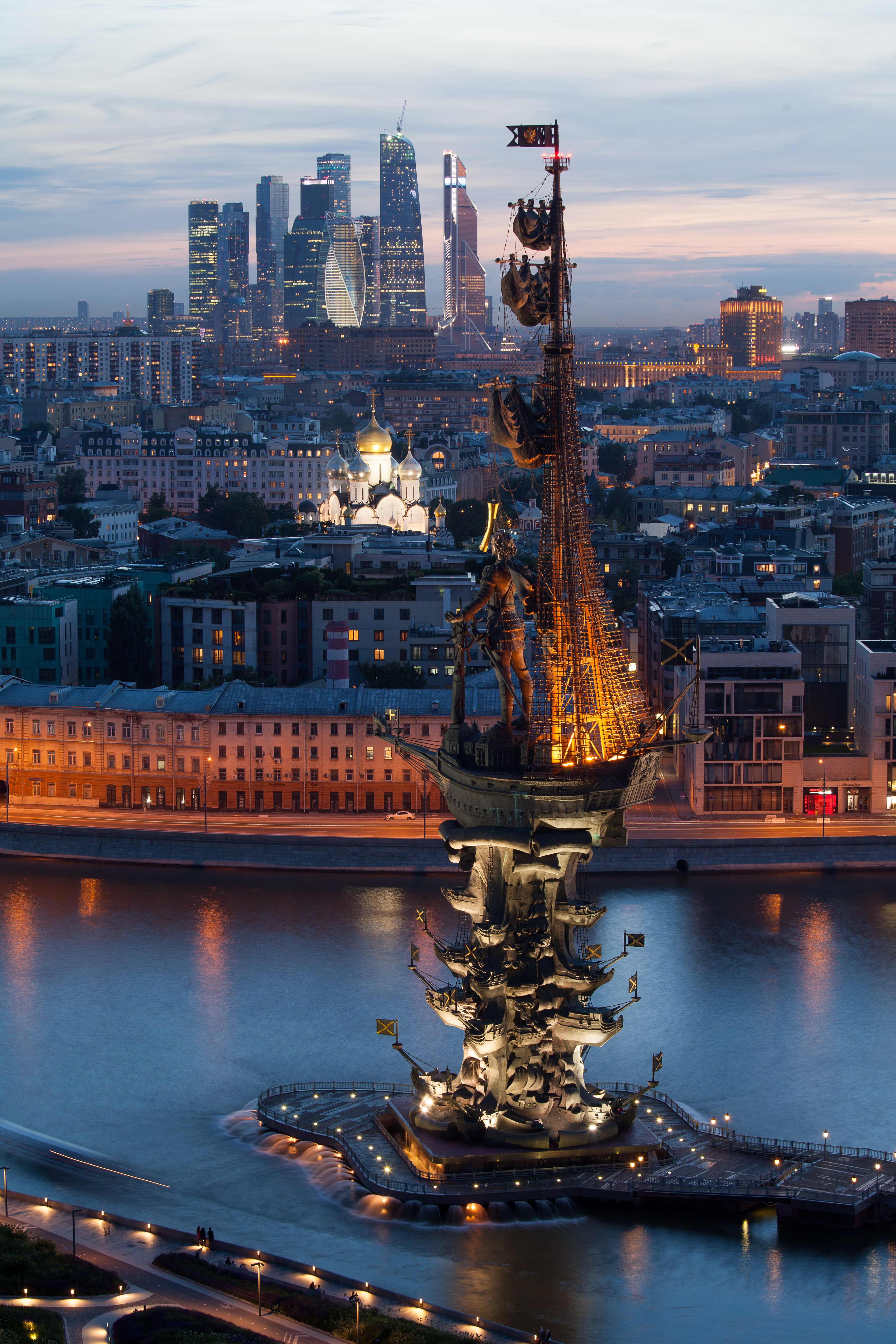 Речная прогулка на панорамном теплоходе «Ривер Палас» по центру Москвы