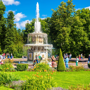 Автобусная экскурсия в Петергоф «Нижний парк» со скидкой до 59%