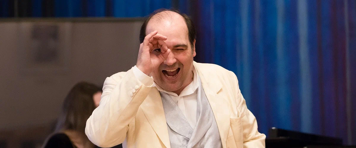 Моноспектакль «Юмористический поединок Чехова и Твена» со скидкой 30%