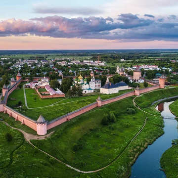 По городам Золотого кольца на майские праздники