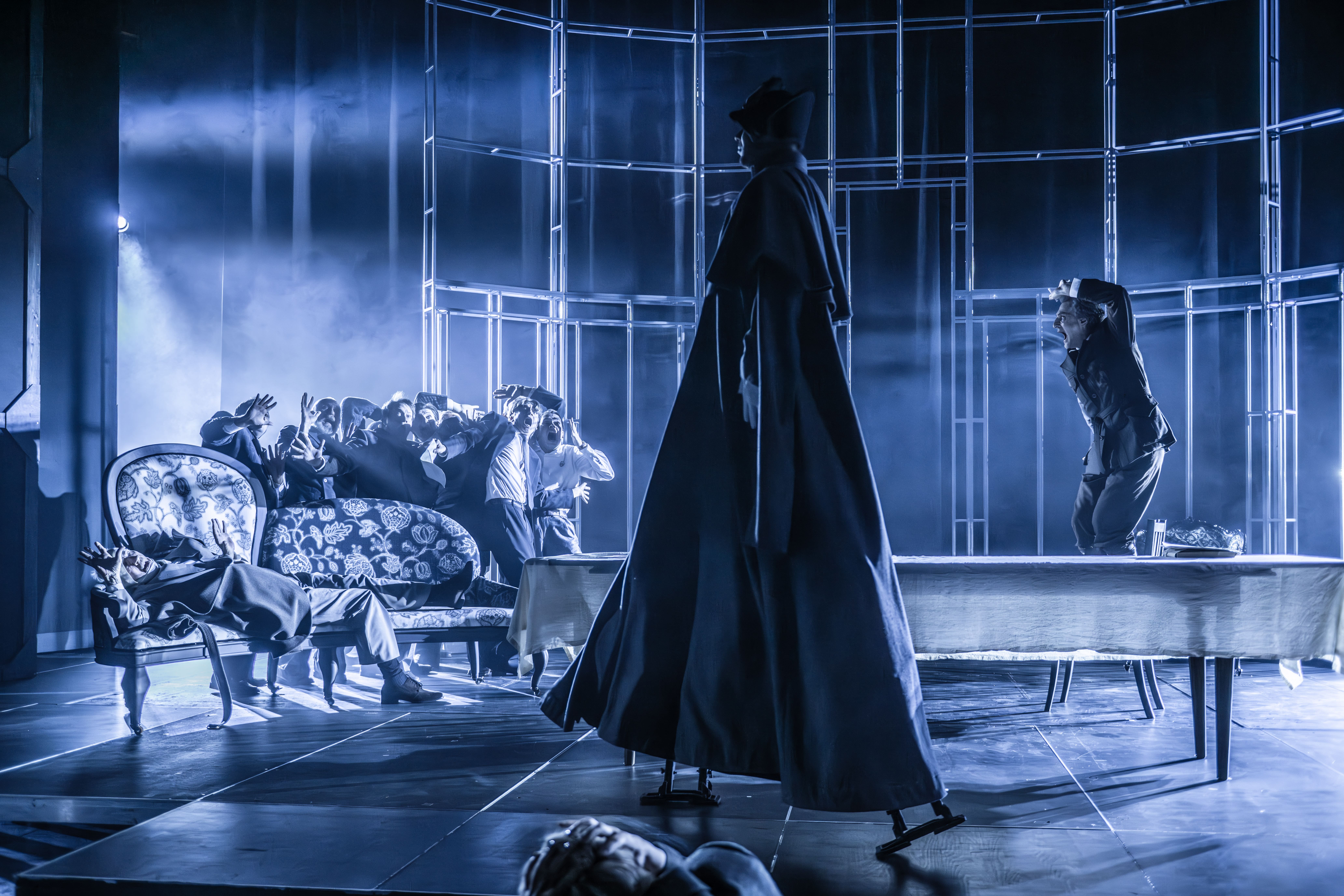 «Надо держать художественное лицо»: спектакли Валерия Фокина  в Александринском театре