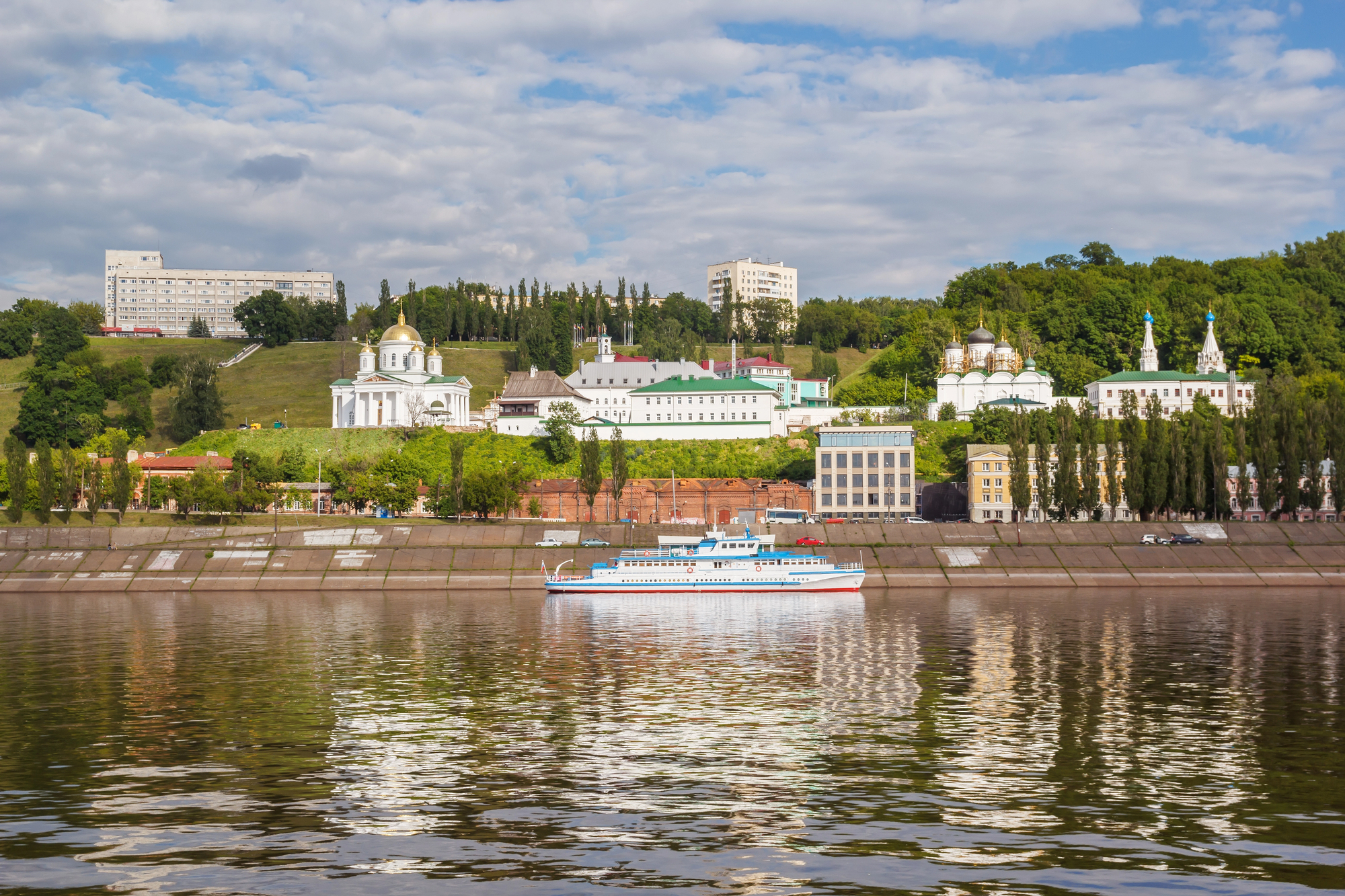 Экскурсионный рейс «Царственно поставленный город»