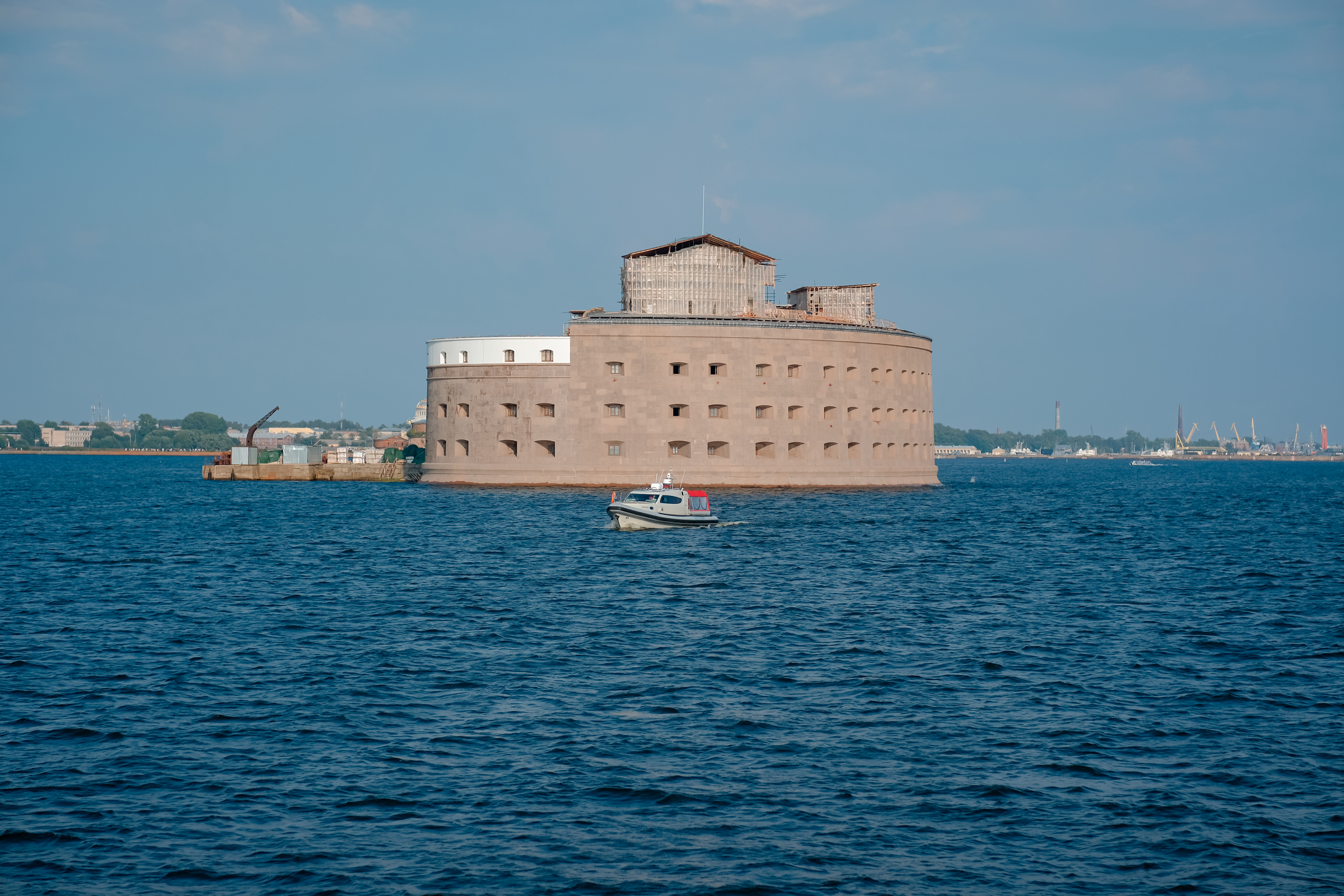 Водная прогулка «Форты Кронштадта»