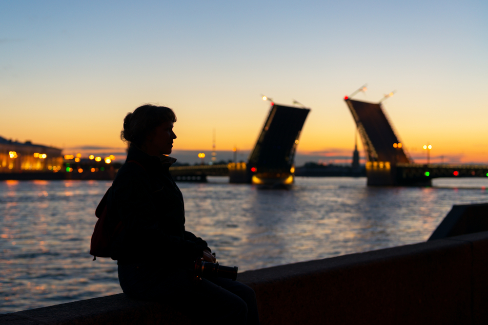 Автобусная экскурсия «Таинство разводных мостов» со скидкой до 21%