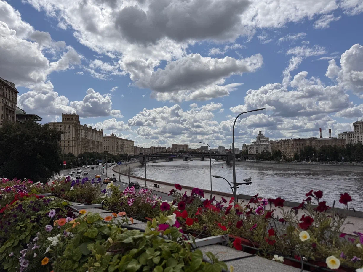Речная прогулка по центру Москвы от парка «Зарядье» до причала «Киевский вокзал»