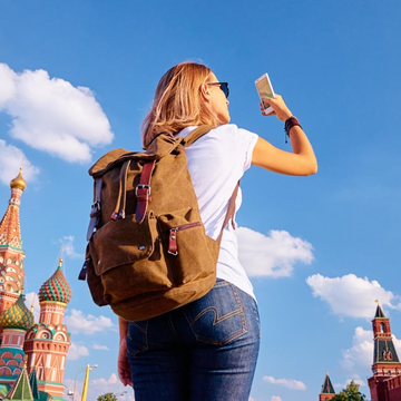 Пешеходная экскурсия «Красная площадь и окрестности» с угощением со скидкой до 69%