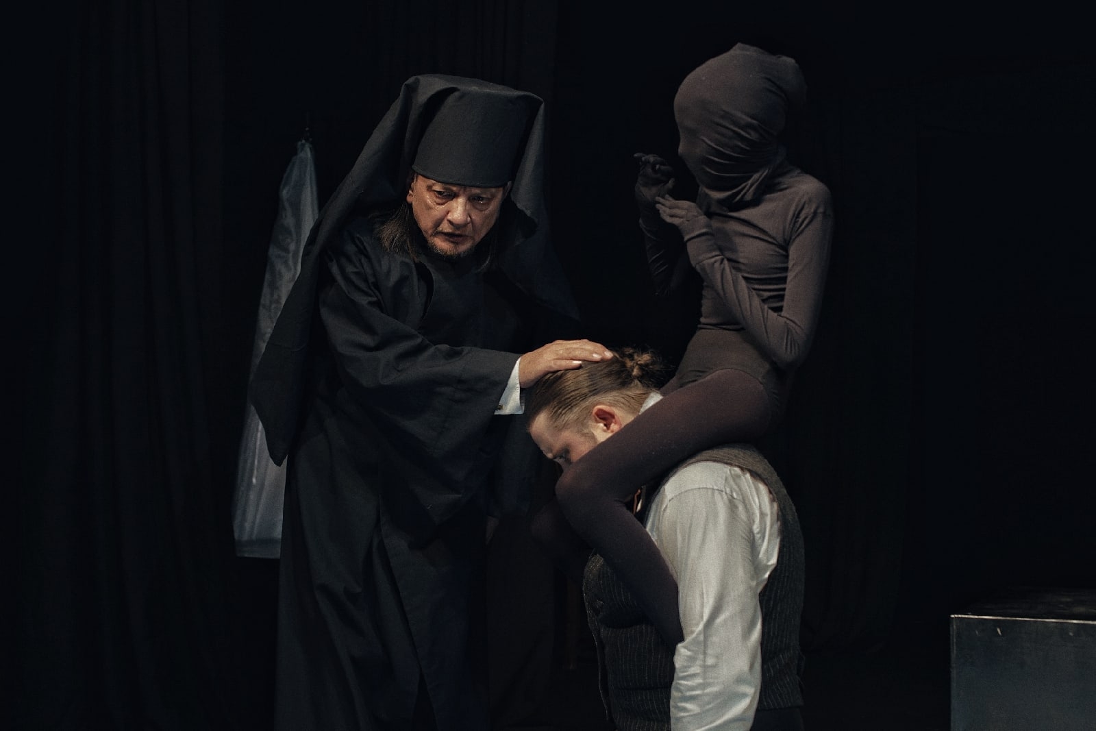 Спектакль «Мёртвые души. Том 2» со скидкой 40%