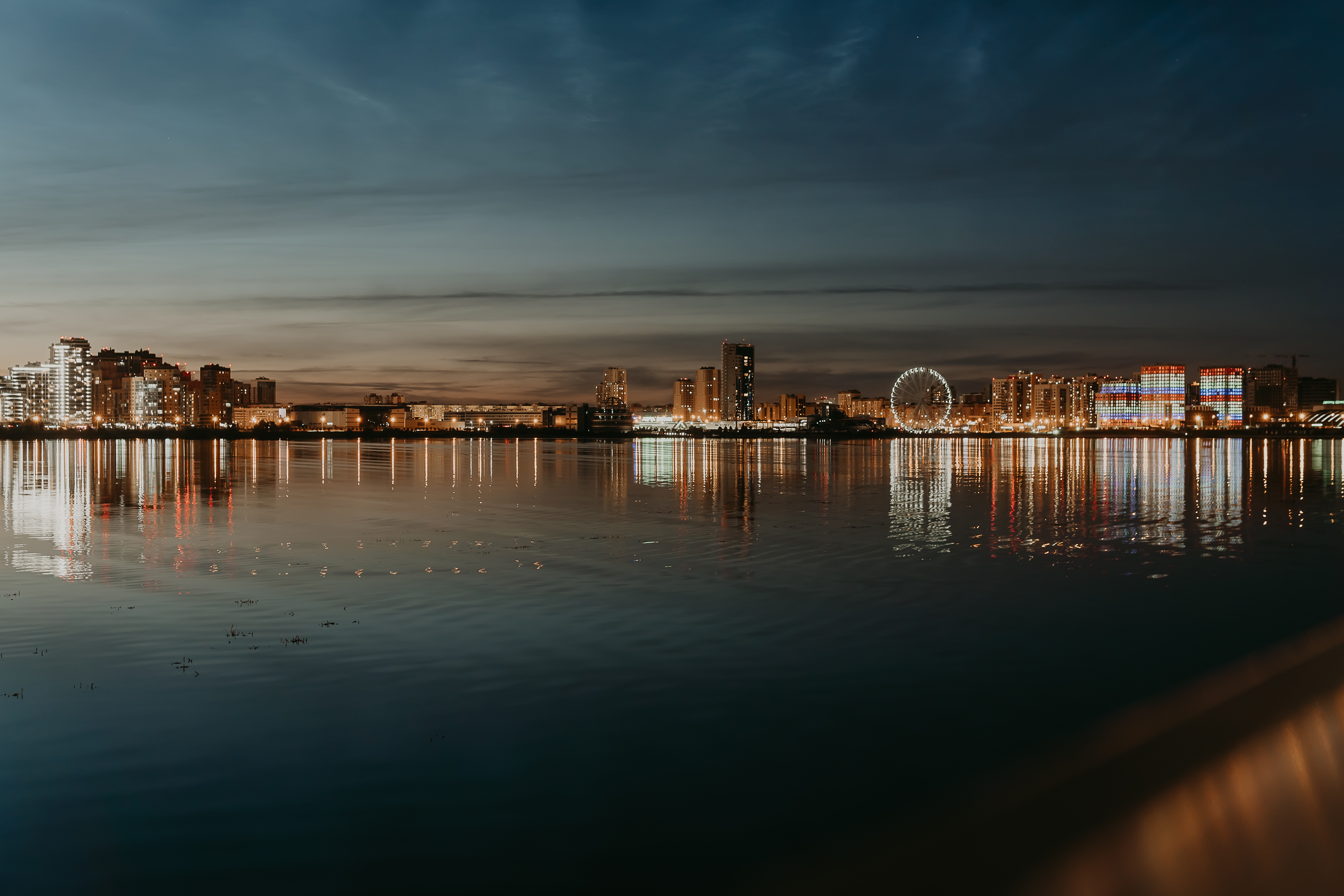 Автобусно-пешеходная экскурсия «Ночная Казань» с катанием на колесе обозрения