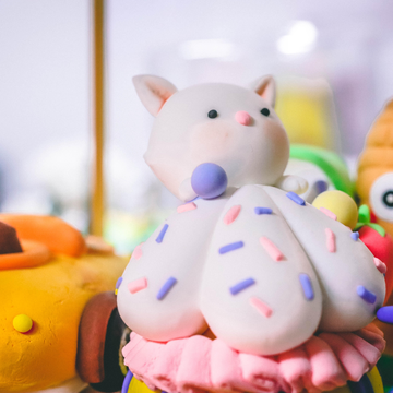 Мастер-класс «Сладкая миниатюра из полимерной запекаемой глины: лепка тортов и фруктов» со скидкой 54%