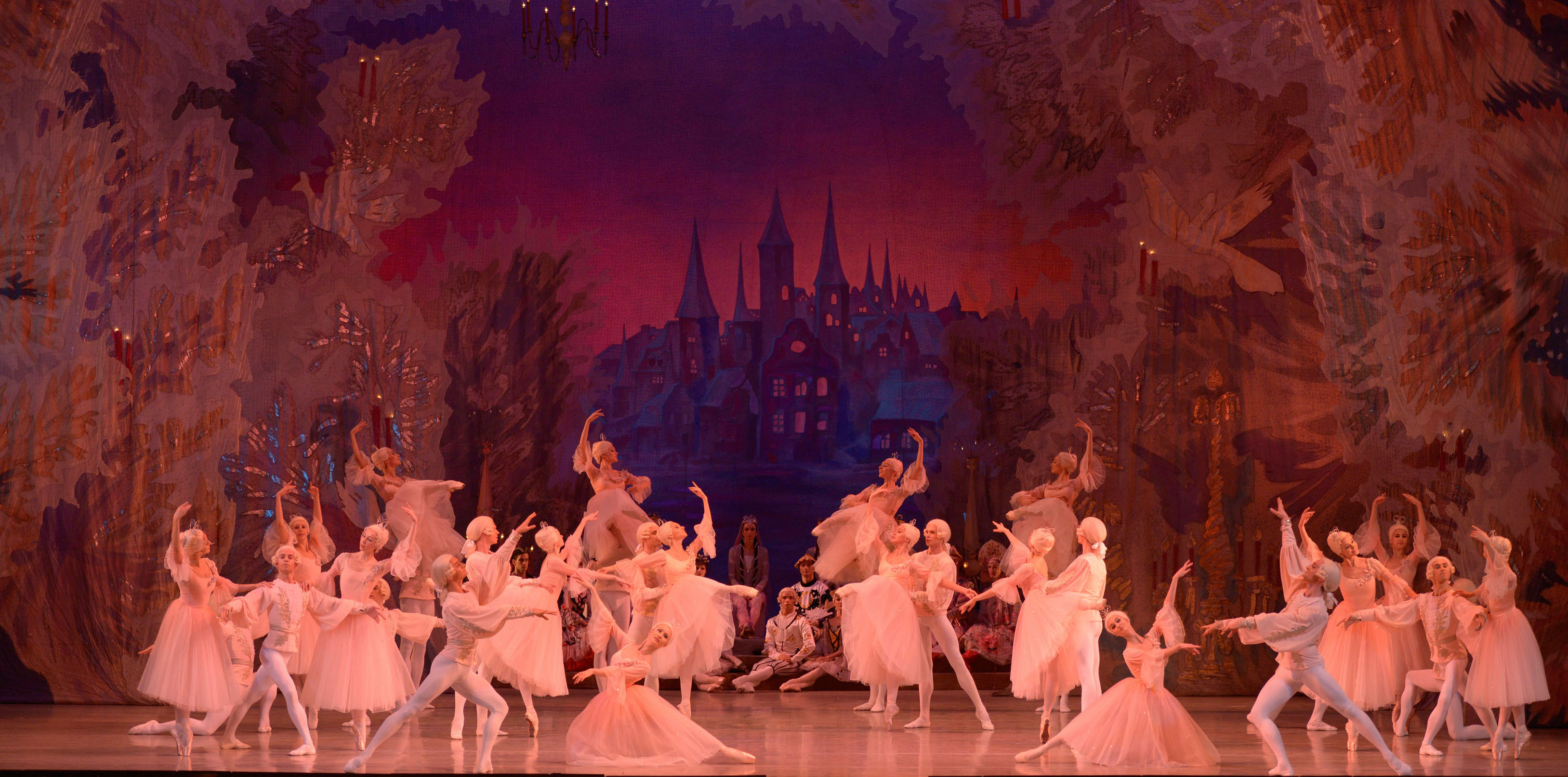 Индекс «Щелкунчика»: сколько стоят билеты в театрах Петербурга и Москвы