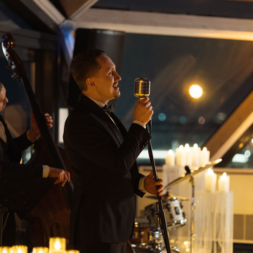 Концерт-ужин «Фрэнк Синатра. Джаз при свечах» со скидкой 30%