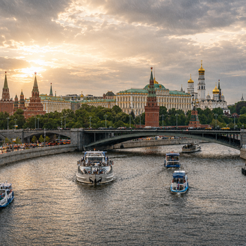 Вечерняя часовая прогулка по центру Москвы от Парка «Зарядье» Вечерняя часовая прогулка по центру Москвы от Парка «Зарядье» со скидкой 50%