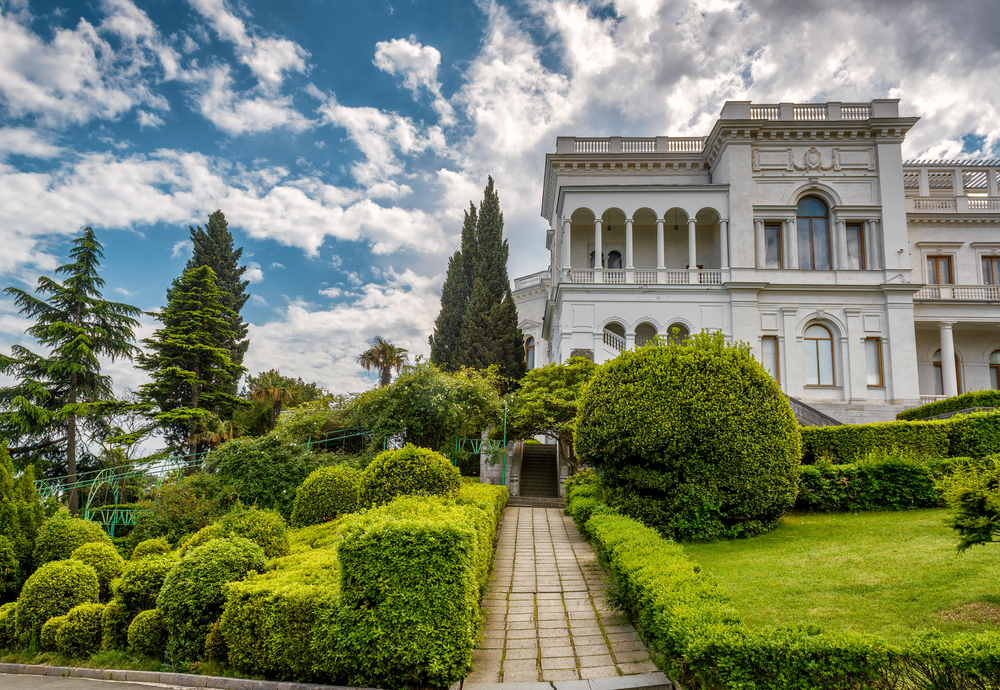 Экскурсия «Дворцы Южнобережья: Воронцовский и Ливадийский»