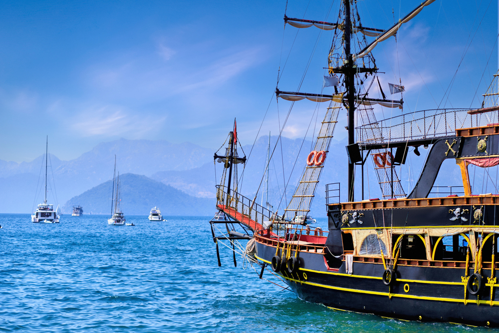 Путешествие на Пиратском корабле в Стамбуле со скидкой до 25%