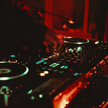 Концерт на теплоходе «Дискотека 80–90-х» со скидкой 30%