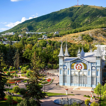 Обзорная экскурсия по Пятигорску с подъёмом на гору Машук на электрокарах со скидкой 20%