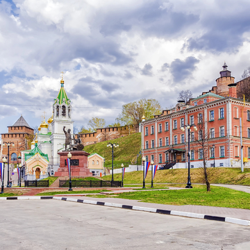 Пешеходная экскурсия «Нижний Новгород: Кремль и Верхне-Волжская набережная» со скидкой 20%