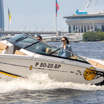 Аренда катера «Король вечеринок» с капитаном со скидкой до 20%