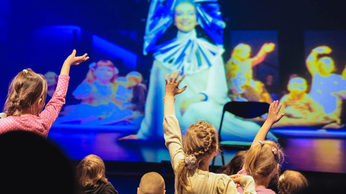 Спектакль «День рождения сказки» на Новой сцене Александринского театра