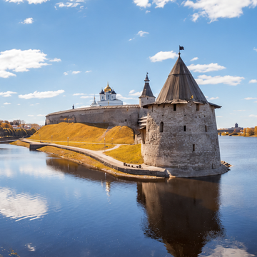 Автобусно-пешеходная экскурсия «Один день — три крепости» Автобусно-пешеходная экскурсия «Один день — три крепости»