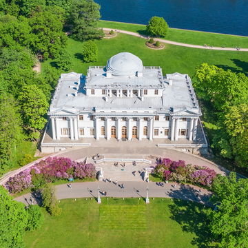 Экскурсия «Елагин остров: вдоль островов» на теплоходе со скидкой 68%