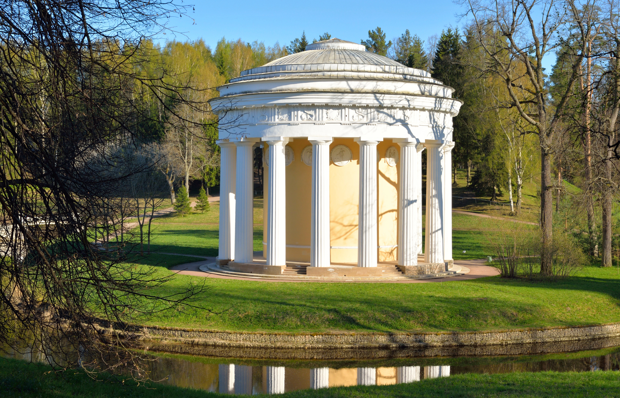 Экскурсия в Павловск с входными билетами в Павловский дворец и парк со скидкой до 23%