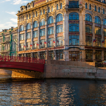 Утренние и дневные прогулки на теплоходе от Красного моста со скидкой до 65%
