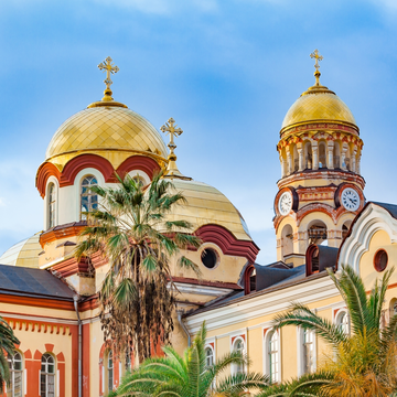 Автобусная экскурсия в Абхазию «Легенды, водопады и термальный источник Кындыг» со скидкой до 20%