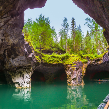 Экскурсия «Мраморное сердце Карелии: водопады и каньон Рускеала» со скидкой 33%