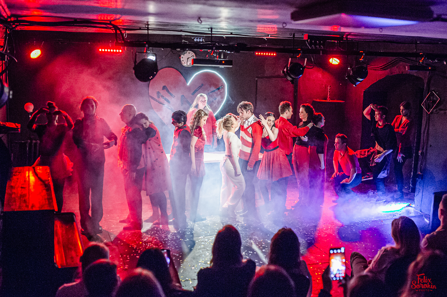 Спектакль «С любимыми не расставайтесь» со скидкой 40%