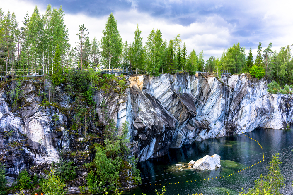 Однодневный тур в Карелию «Горный парк «Рускеала» и водопады» со скидкой до 33%