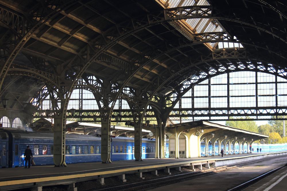 Куда можно уехать на поезде за границу из России в 2026 году